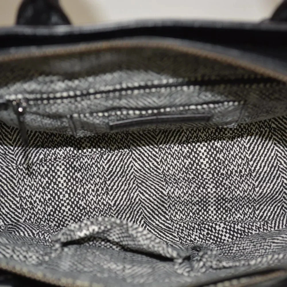 REBECCA MINKOFF COPENHAGEN BLACK/ WHITE PEBBLED LEATHER TOTE - Picture 13 of 16